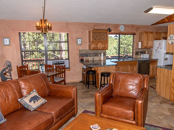 3rd image of 145 Broadmoor Dr