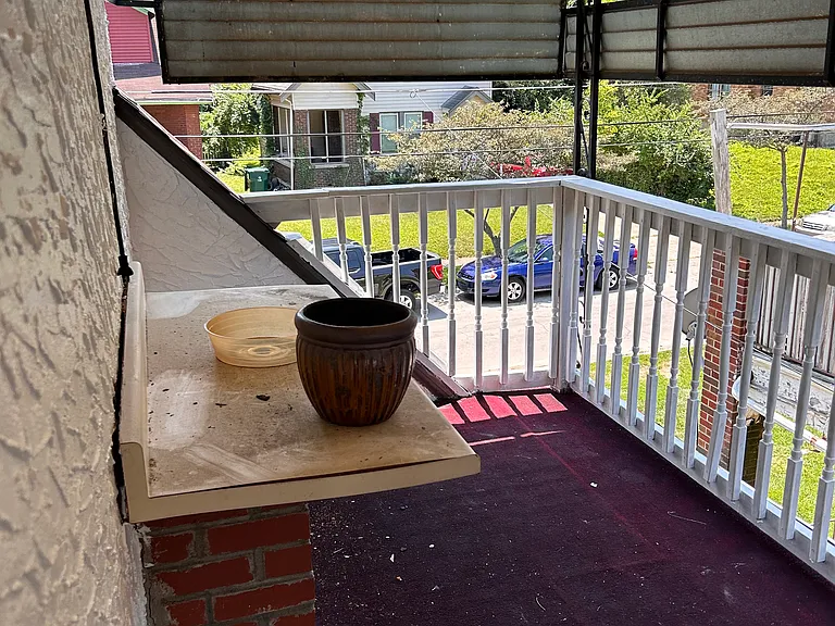 Dalewood Pl — Photo 20