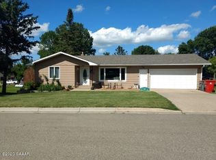 213 Douglas St, Evansville, MN 56326