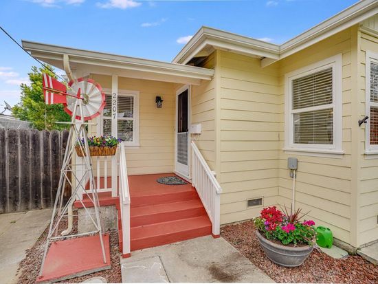 2207 Flores St, San Mateo, CA 94403