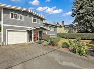 10941 152nd St, Surrey, BC V3R4H5