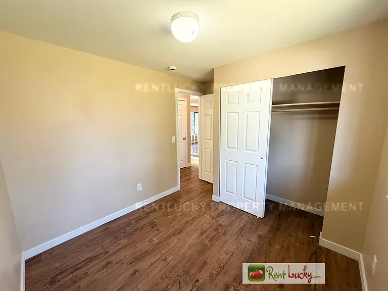 2516 S 284th St — Photo 18