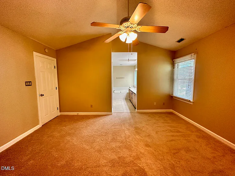 1012 Sturbridge Dr — Photo 21