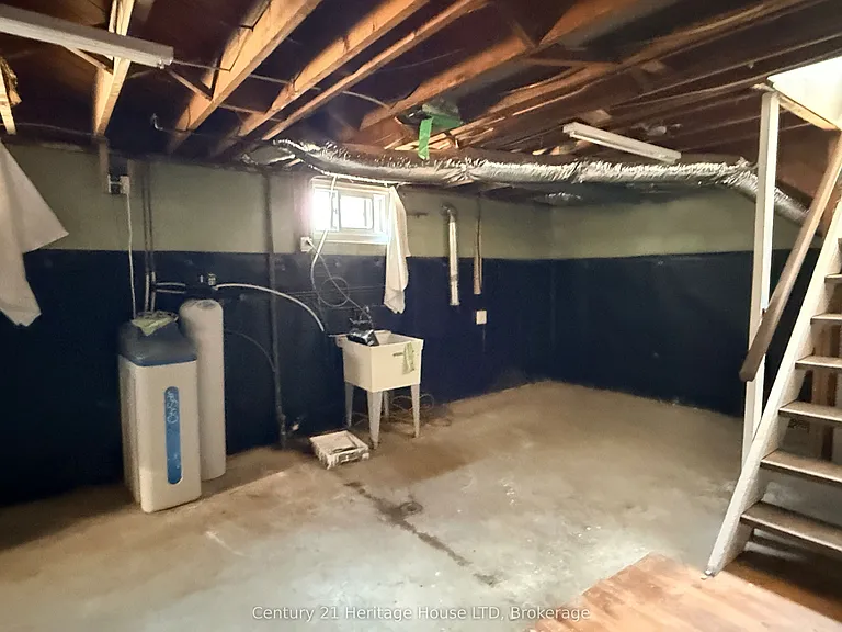 6780 Hagar Ave — Photo 10