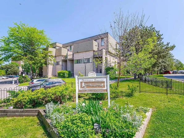 2095 Roche Ct #232, Mississauga, ON L5K 2C8