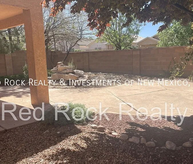 7204 Deer Canyon Ave NE — Photo 17