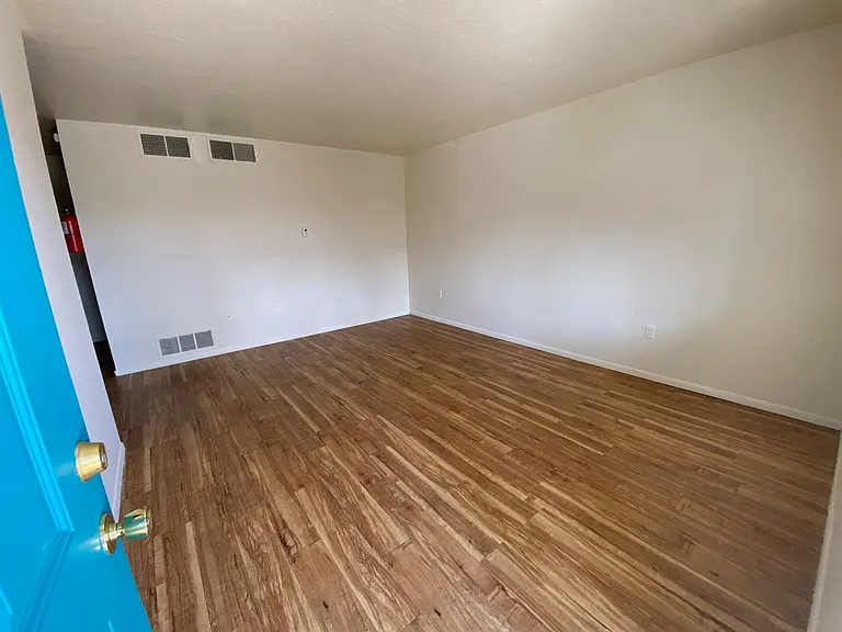124 Harvard Dr SE — Photo 5