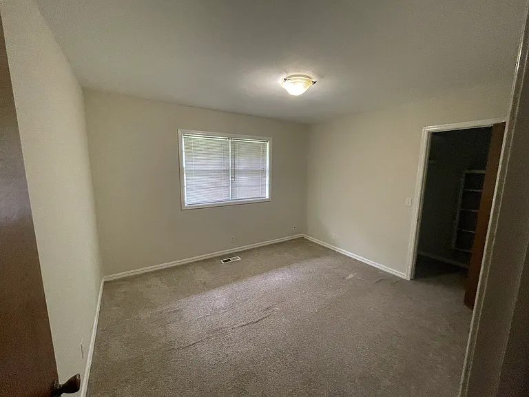 10832 E 26th Pl — Photo 5