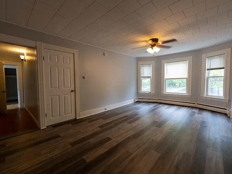 125 Tarrytown Rd #123 — Photo 3