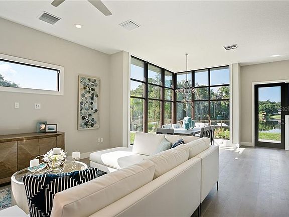 5th image of 1792 Mondrian Cir #18
