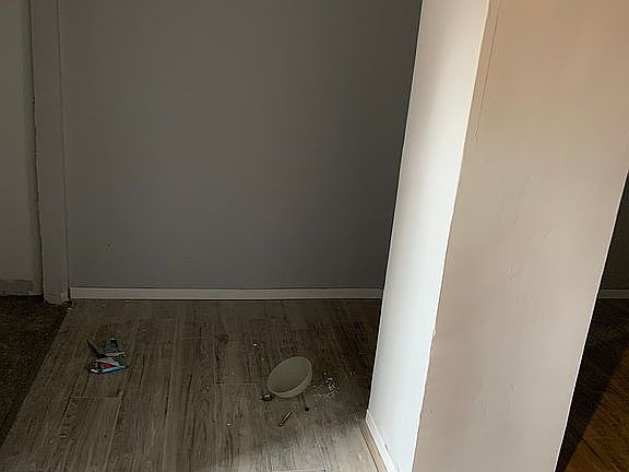 4th image of 1659 W Buena Vista St