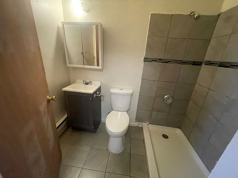 828 W Windlake Ave (8 unit) — Photo 5