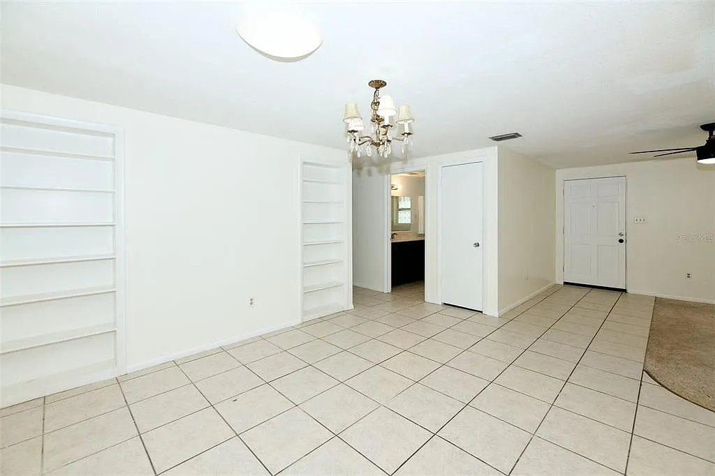 2 bed, 1.0 bath, 1590 sqft, $1,800 — Photo 4