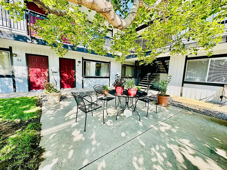 3055 Berrum Pl — Photo 2