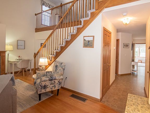 3rd image of 28 Christine Drive