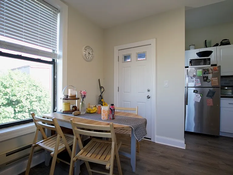 2909 N Mildred Ave #4 — Photo 7