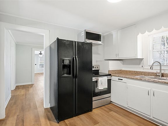 5th image of 118 N 4th St