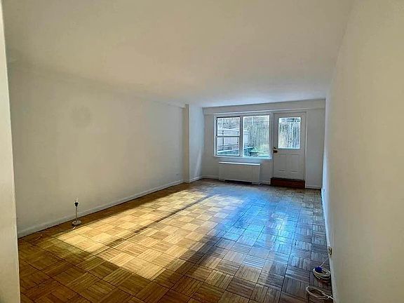 3rd image of 155 E 34th St APT 2C