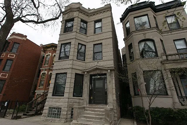 1927 W Schiller St #1 — Photo 1