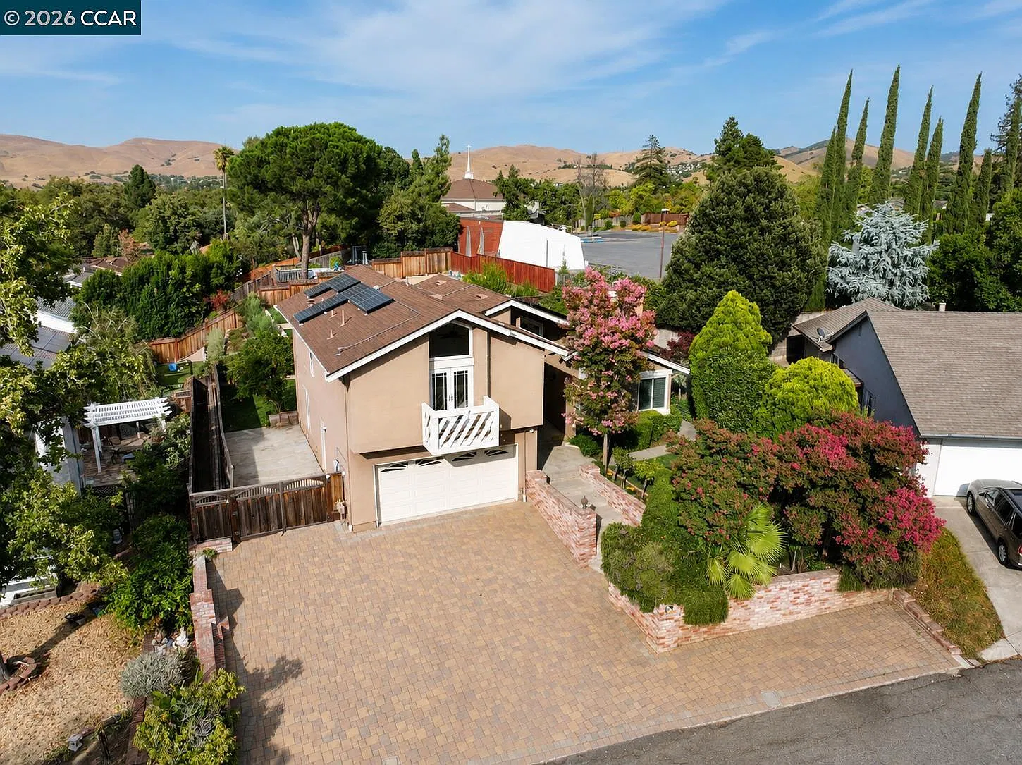 4 bed, 1974 sqft, $4,300 — Photo 3