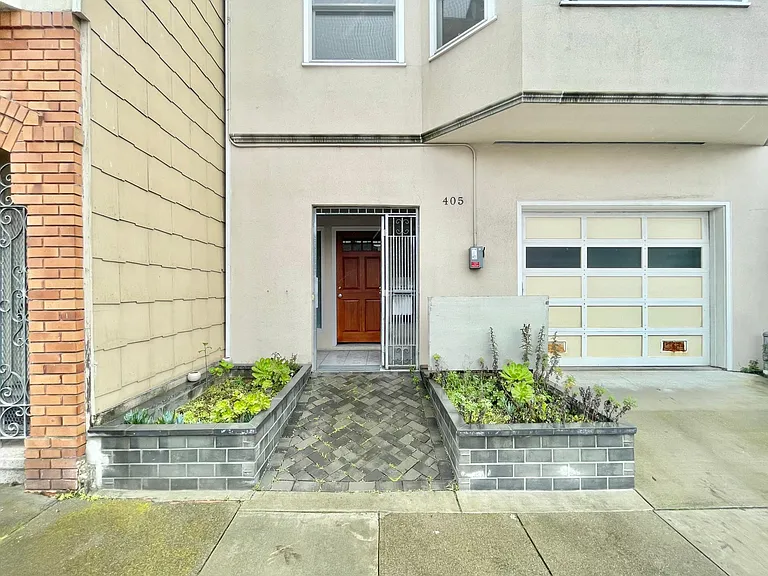 405 Lisbon St — Photo 11