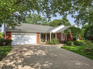 612 Hill Cir, Glenview, IL 60025
