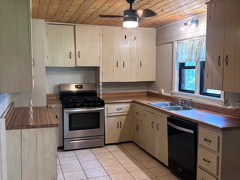539 Main St — Photo 4
