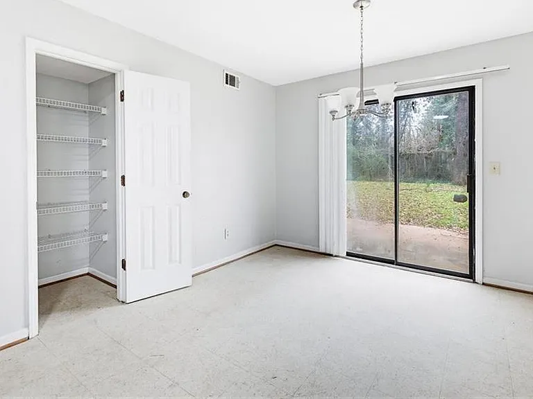 1055 Autumn Crest Ct — Photo 12