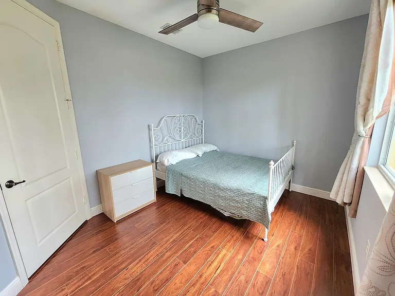 583 NW 35th Pl — Photo 16