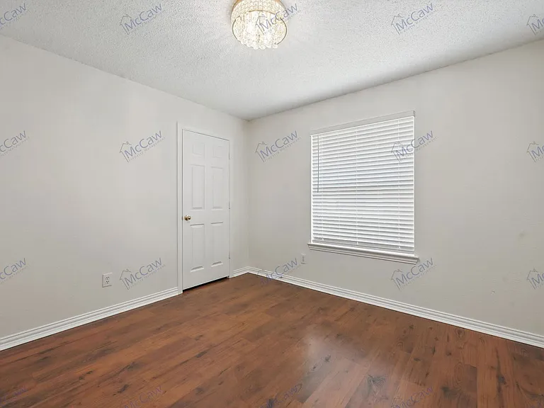 544 Layton Dr — Photo 18