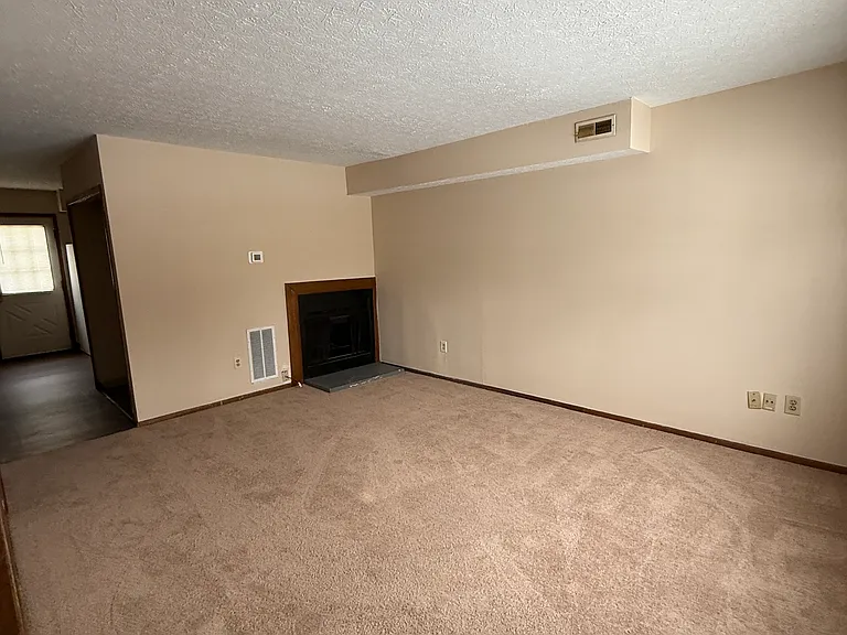 7731 Shirlington Dr — Photo 3