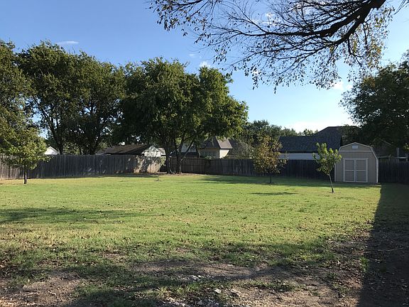 3rd image of 804 Park Place Blvd