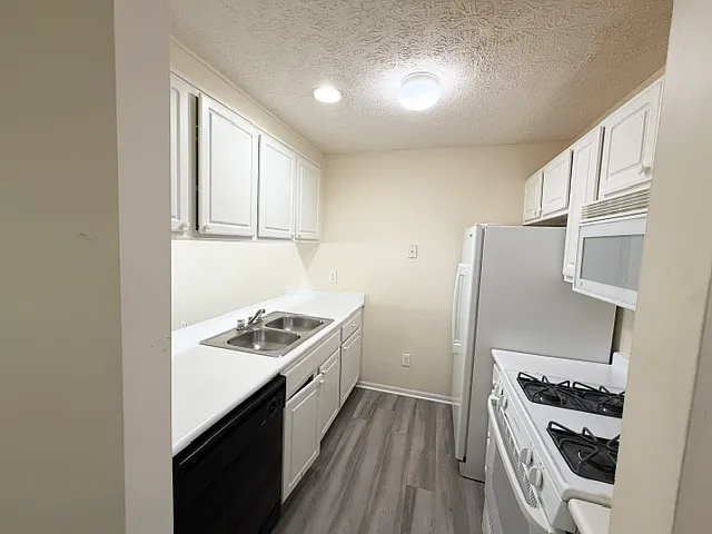 6722 Lagrange Dr — Photo 6