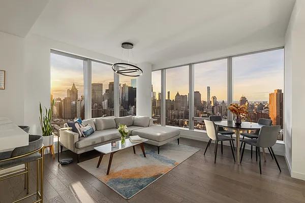 Rented by Compass | media 9