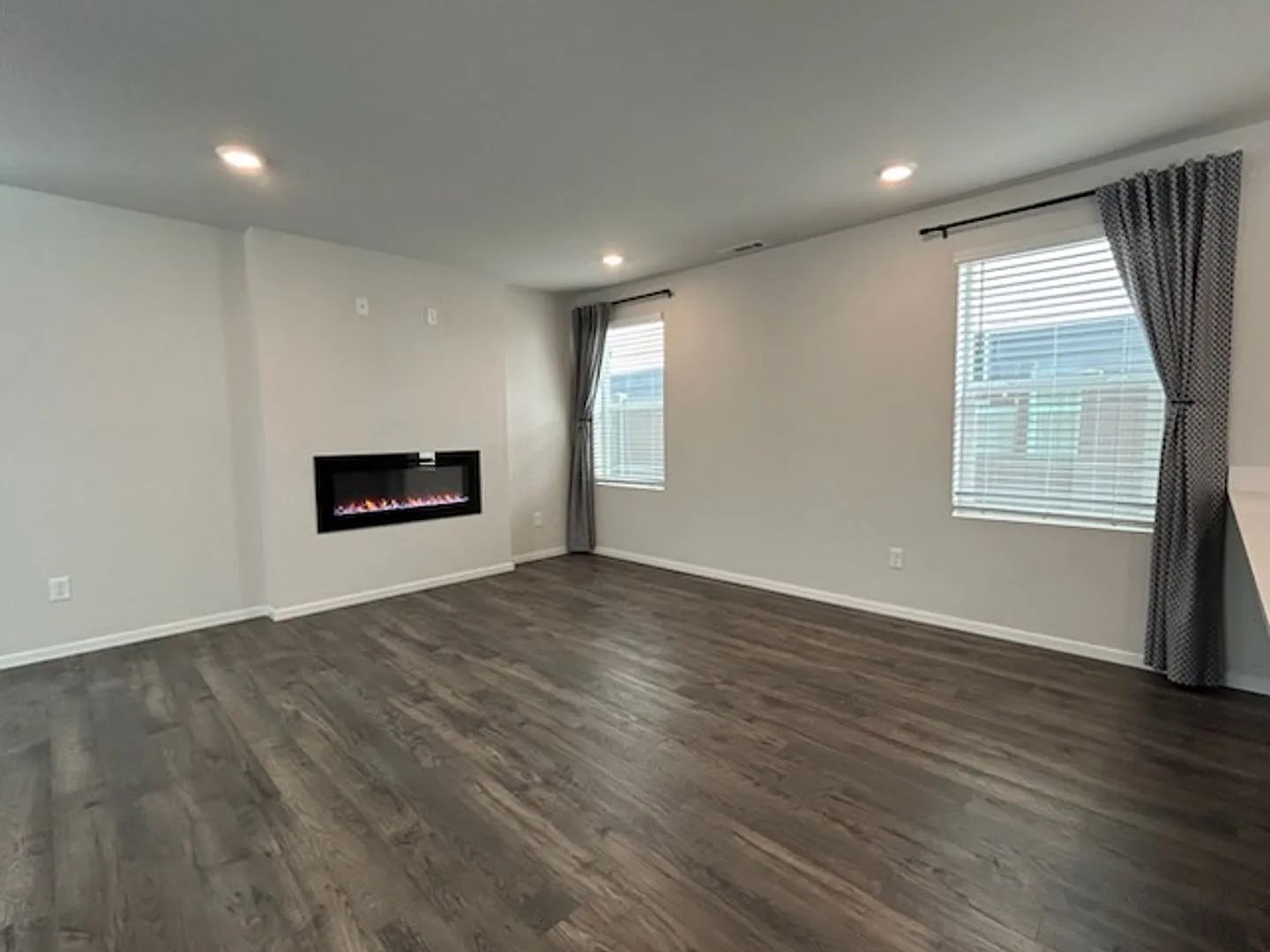 Brand New & Beautiful! 3 bed/2.5 ba + Loft! Fully Fenced Yard, Upgraded Interior Features! — Photo 3
