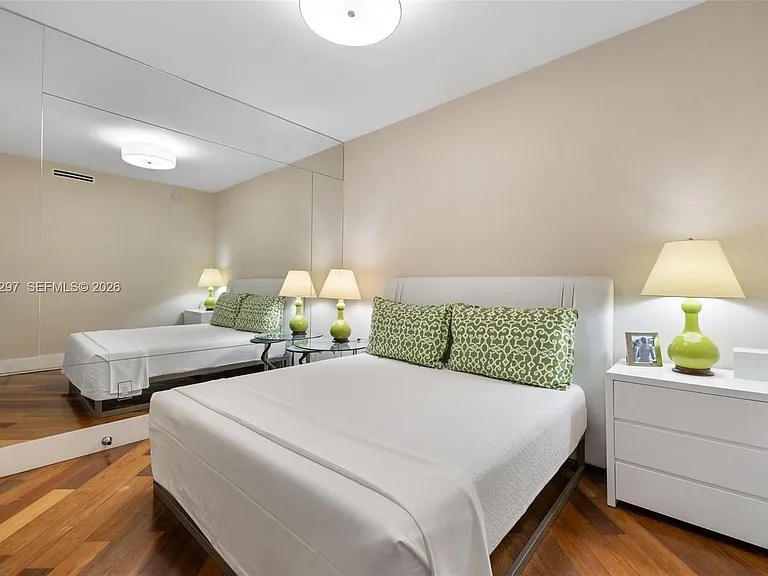 50 S Pointe Dr #1502/03 — Photo 42