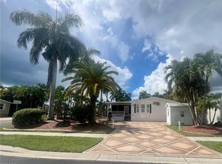 1352 Amethyst Lake Ln, Naples, FL 34114