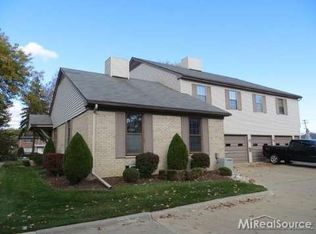 35162 N Bay Cir, Harrison Township, MI 48045
