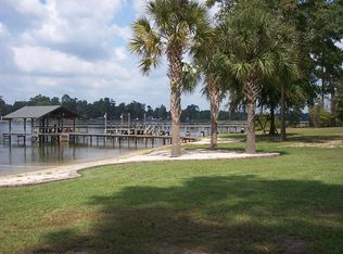1060 Forest Lake Dr, Manning, SC 29102