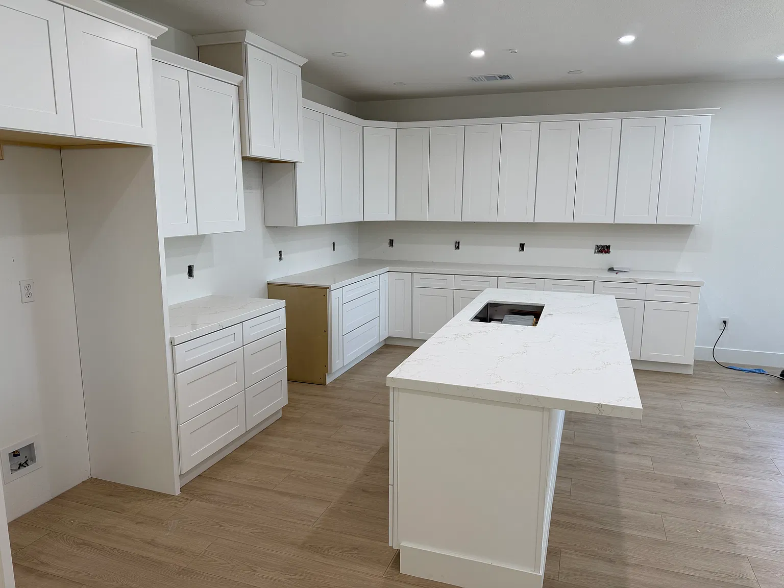 4 bed, 2.5 bath, 1850 sqft, $3,200 — Photo 3