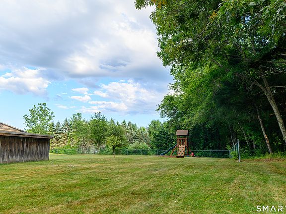 2nd image of 847 Sterling Road