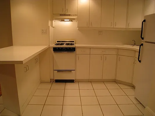 Rented by Frank Valvo Real Estate | media 8