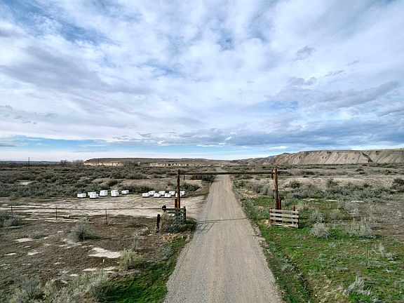 4th image of 3824 Basin Gardens Rd