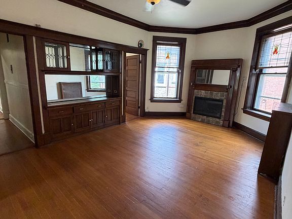2nd image of 3118 W Palmer Blvd #2R