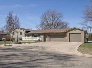 1025 18th Ave, Rock Valley, IA 51247