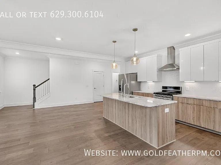 253A Riverside Dr — Photo 14