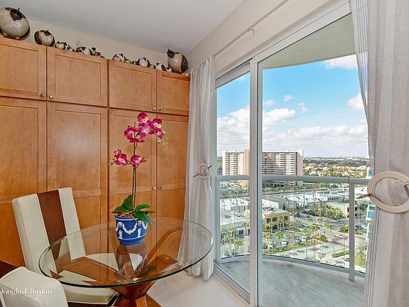 5th image of 3410 Galt Ocean Dr APT 1407
