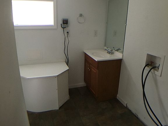 3rd image of 216 Forest Ave