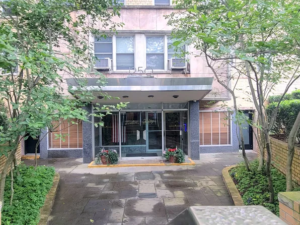 1250 Ocean Parkway image 27 of 27