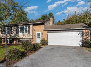 4826 Sweetbrier Dr, Harrisburg, PA 17111